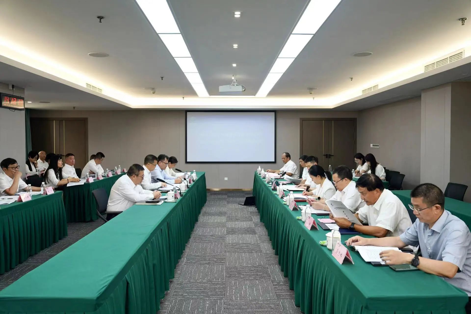 省beat365集团召开2023年度经理层向董事会述职报告会